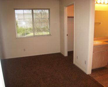 picture of 1069 burton end townhome bedroom bathroom and closet area