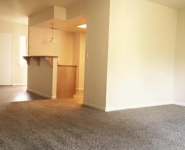 picture of Redwood Middle Dining Room and kitchen