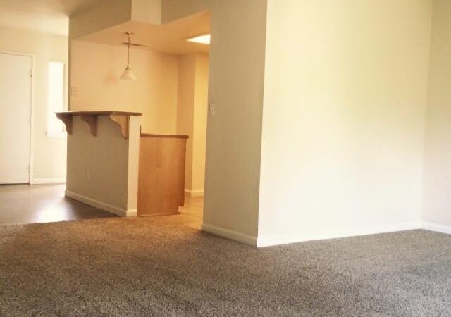 picture of Redwood Middle Dining Room and kitchen