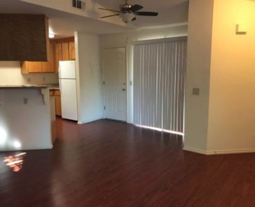 photo of windsor court duplex dining room and kitchen