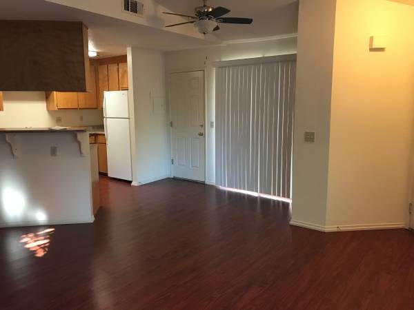 photo of windsor court duplex dining room and kitchen