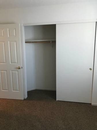 photo of windsor court duplex bedroom closet
