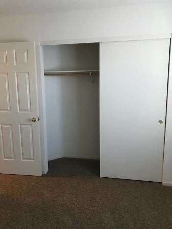 photo of windsor court duplex bedroom closet