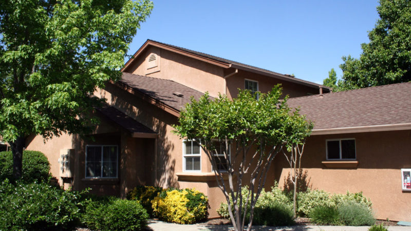 Picture of outside meadowood end townhome