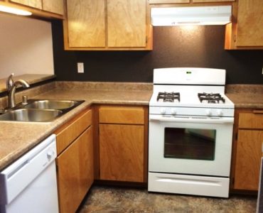picture of 1069 burton end townhome kitchen area